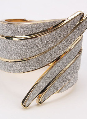 时尚风多层珍珠水钻缠绕螺旋手链