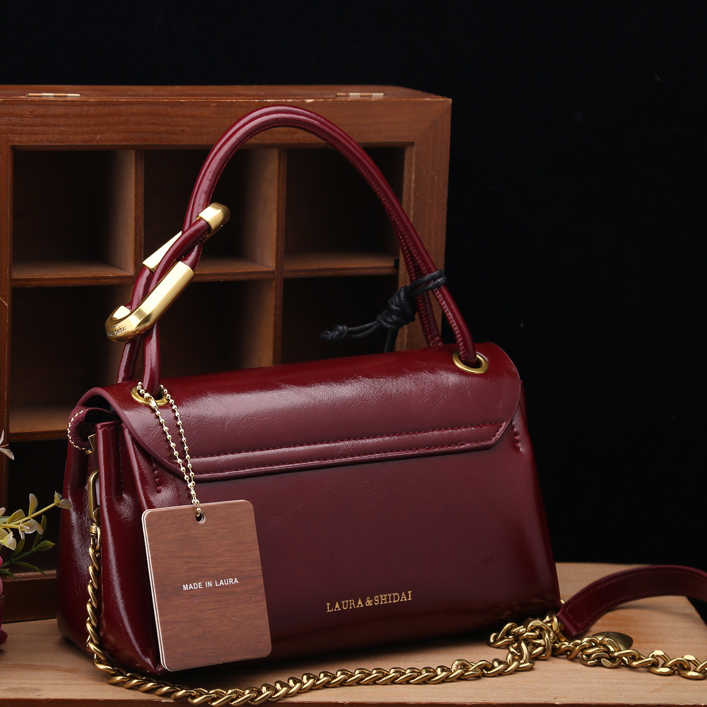 劳拉时黛正品2025新款时尚油蜡真皮酒红色手提小包头层牛皮斜挎包,淘宝优惠券,粉丝福利购,淘宝优惠卷