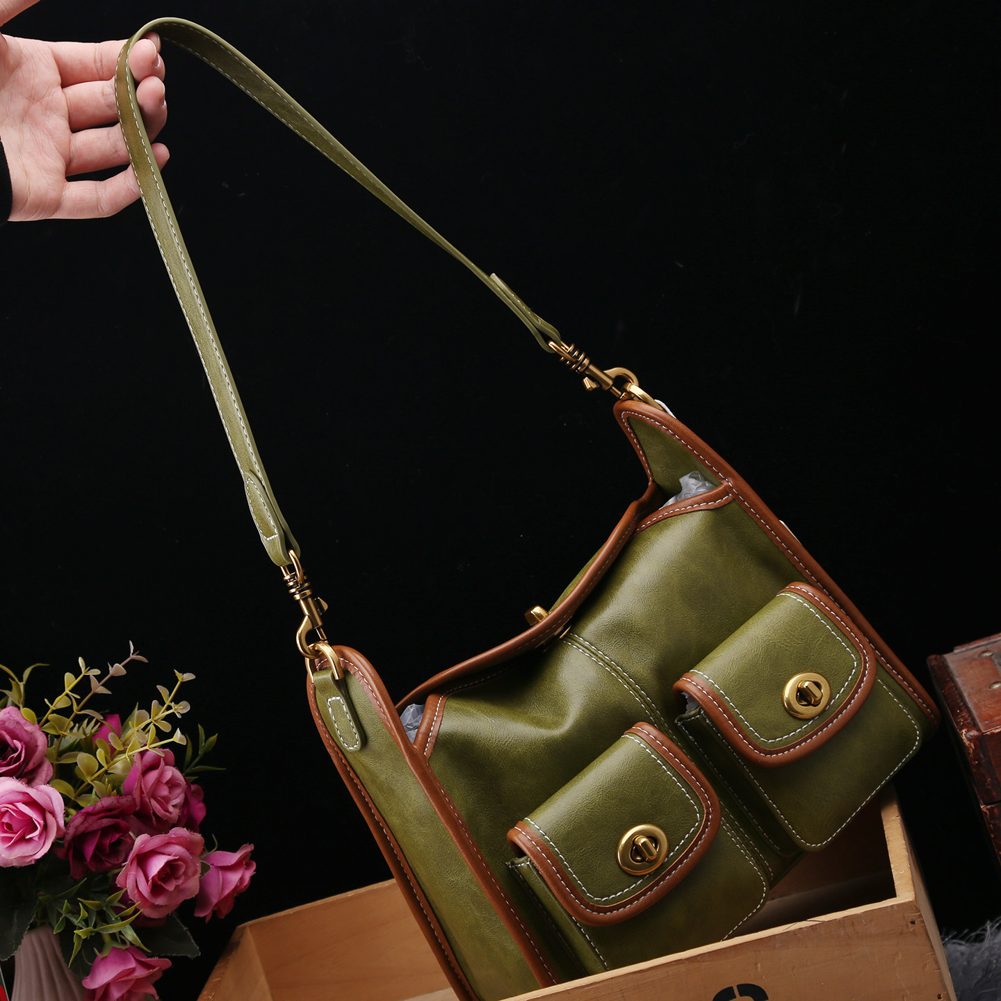 正品女包2025新款时尚机车复古风真皮单肩大容量斜挎大包63197-1,淘宝优惠券,粉丝福利购,淘宝优惠卷