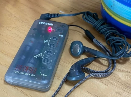Карманный маленький FM-радио Tecsun F-110 для пожилых людей, портативный мини-плеер с DSP-плеером