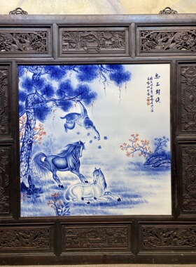 王步作品红木透雕镶瓷板画手绘青花动物马上封侯四方挂屏纯手绘画