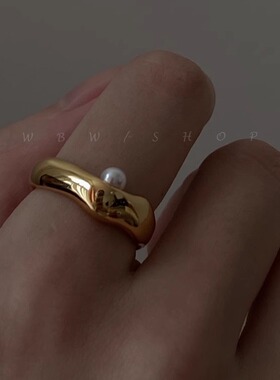 WBW 法式小众设计感珍珠戒指女欧美不规则金色质感冷淡风ins指环