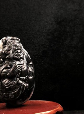 钟馗苏工雕刻和田玉青花籽料