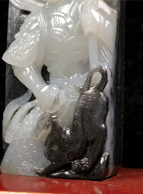 新疆和田玉青花籽料天然