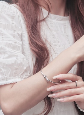 顺庆银楼甜美女足银蝴蝶结手镯