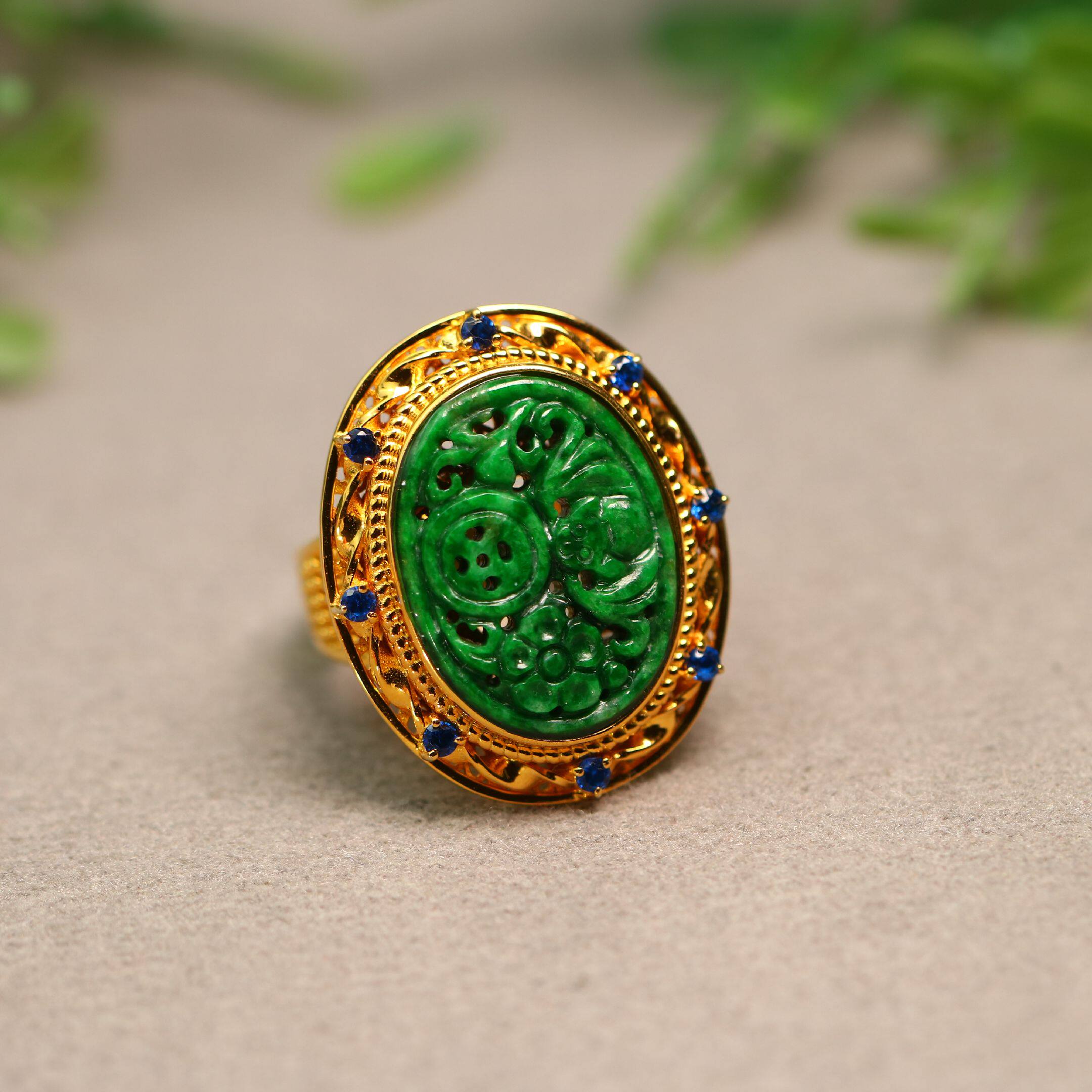 Natural grade A jadeite carved living ring