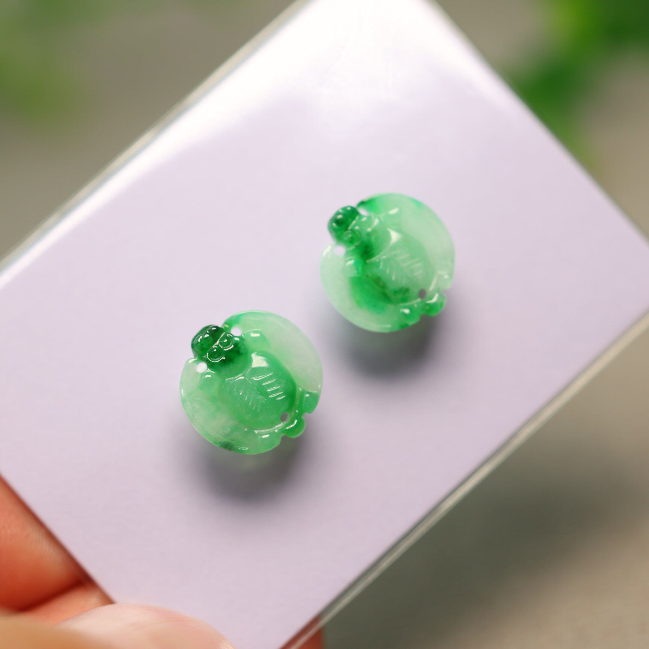 Piaoyang Green Myanmar Natural Grade A Jade Bat