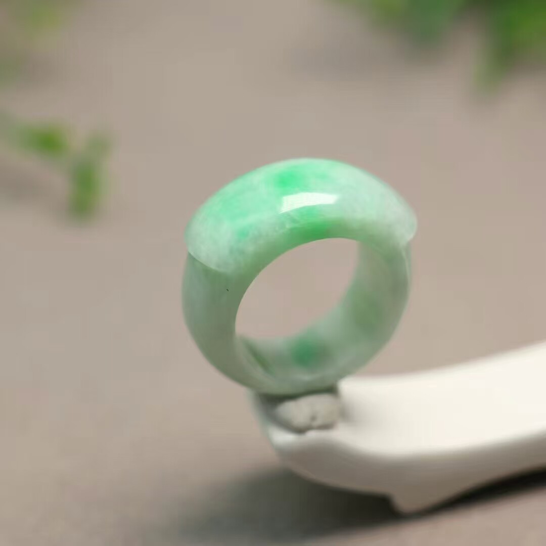 #F547 Waxy bottom floating sun green natural A-grade jade saddle ring for men