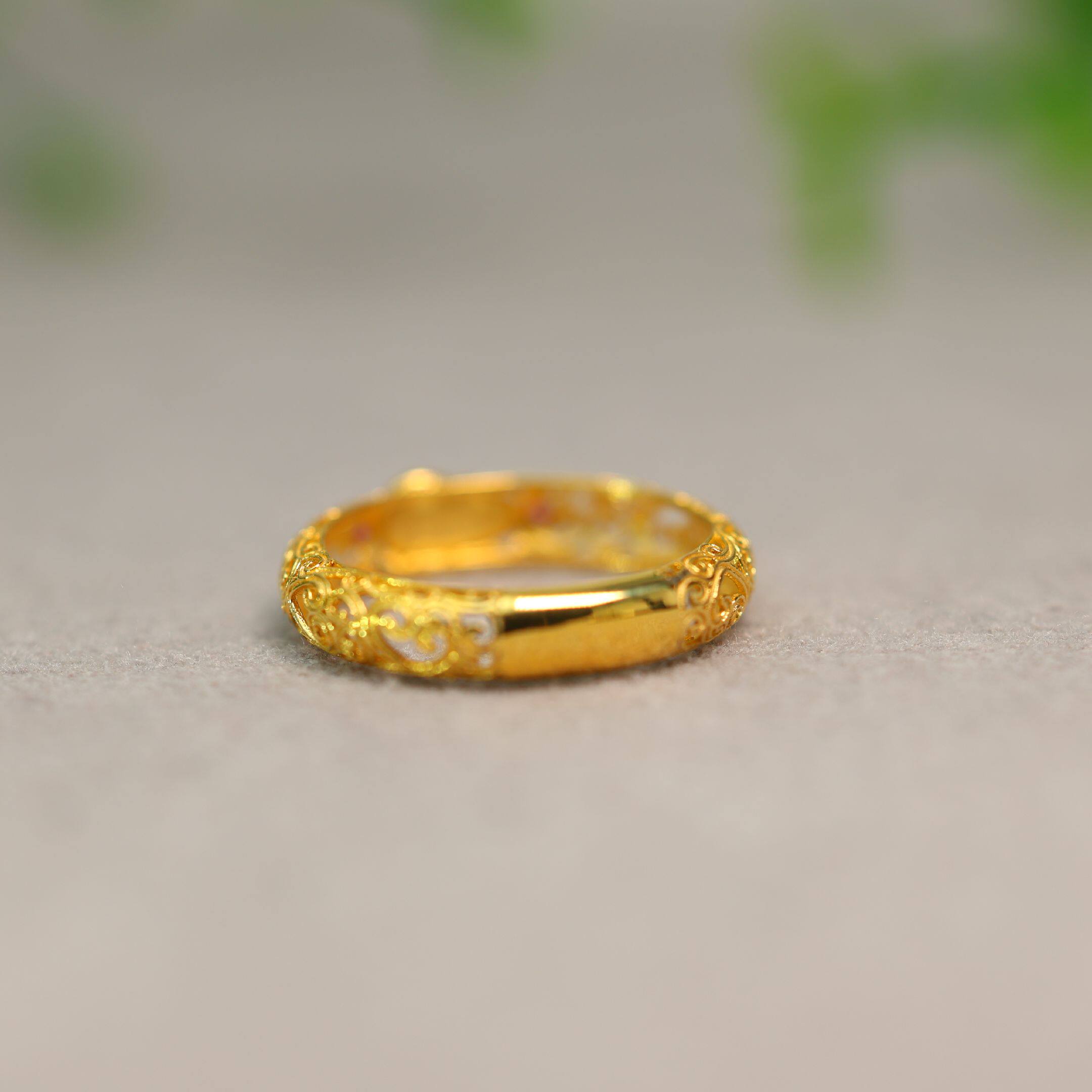 Ice-filled green Burmese natural A-grade gourd ring