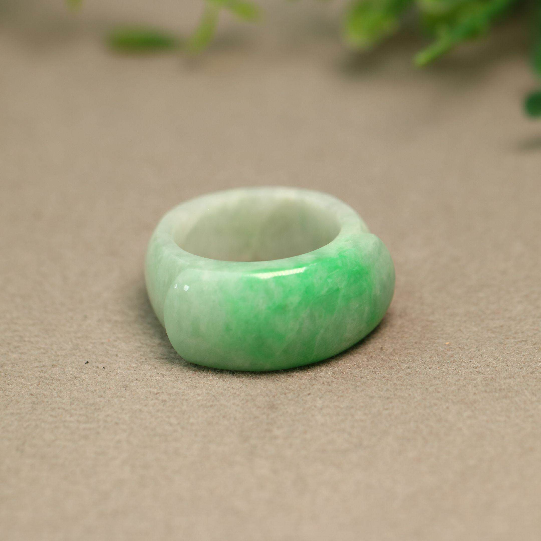 Natural grade A jadeite men's saddle ring