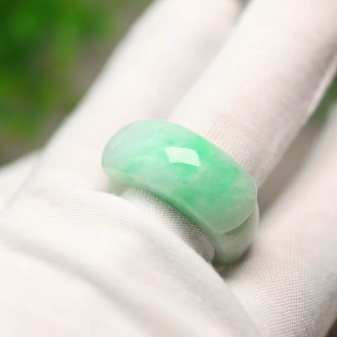 #F547 Waxy bottom floating sun green natural A-grade jade saddle ring for men