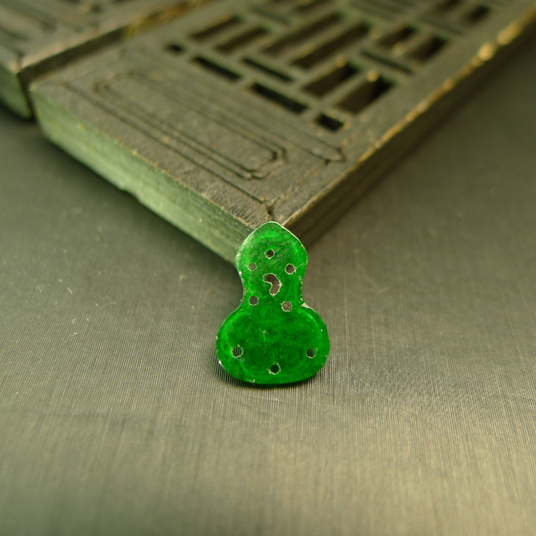 Natural Grade A Jadeite Hollow Carved Gourd Ring Face