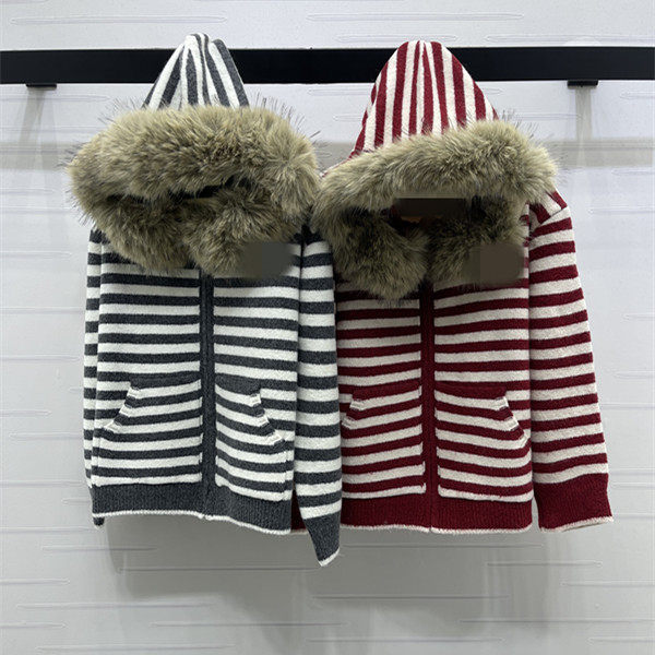 2026早春新品连帽毛领撞色条纹刺绣字母弹力舒适百搭外套,淘宝优惠券,粉丝福利购,淘宝优惠卷