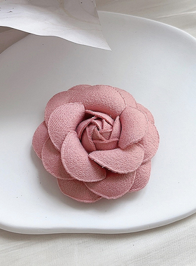 小众设计白色山茶花小香风胸针
