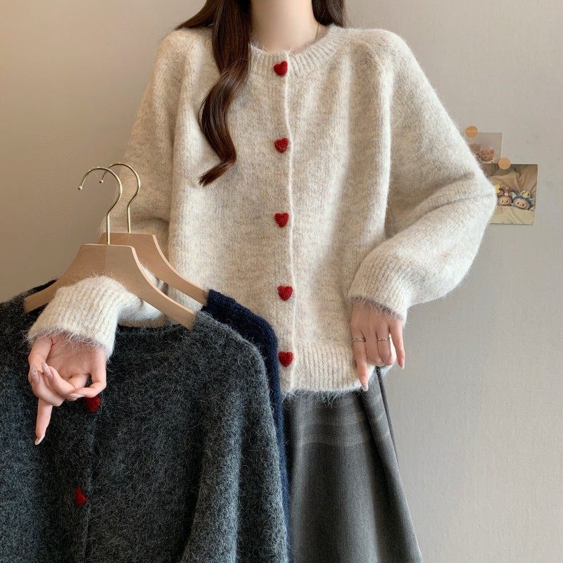 大码女装2025秋季新款时尚百搭圆领爱心扣插肩袖长袖上衣开衫毛衣,淘宝优惠券,粉丝福利购,淘宝优惠卷