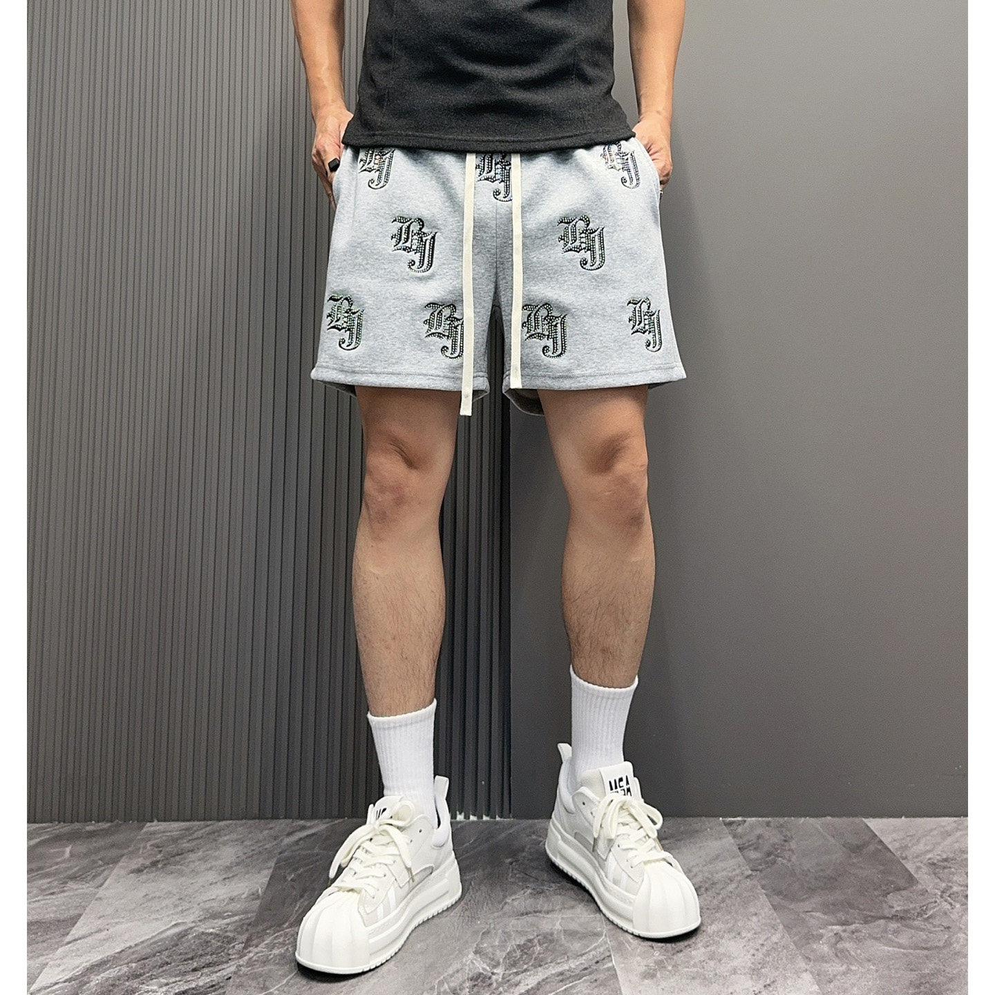 轻奢潮牌宽松烫钻刺绣字母四分裤休闲运动中裤男短裤篮球裤子情侣,淘宝优惠券,粉丝福利购,淘宝优惠卷