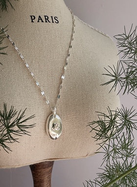 小王子的玫瑰花银色椭圆吊坠项链