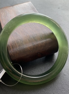 天然岫玉暴风雪樱花手镯180色内径61mm