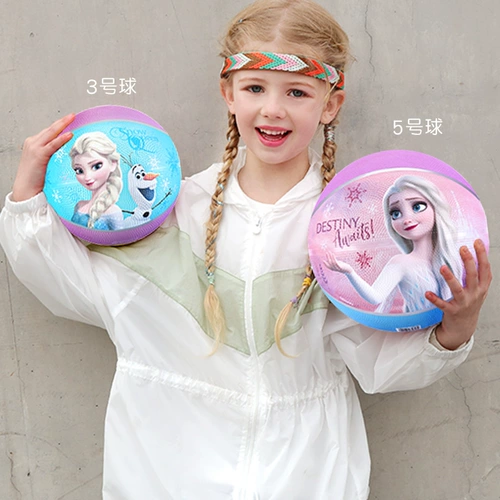 Обучение детей начальной школы детского сада Диснея баскетболу