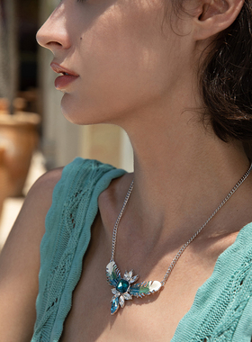 伊泰莲娜项链女网红简约气质锁骨链精致吊坠颈链时尚毛衣配饰