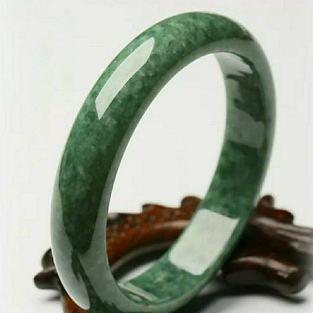Natural jade bracelet 10x1 jade loss elegant women