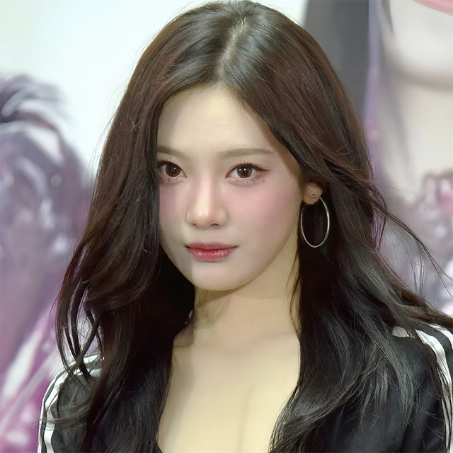 Moving earrings Ning Yizhuo's same style large plain earrings