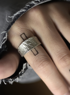 小众设计捶打肌理925男银戒指