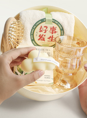 小白云香薰蜡烛可爱云朵形状植物大豆蜡家居摆件北欧道具