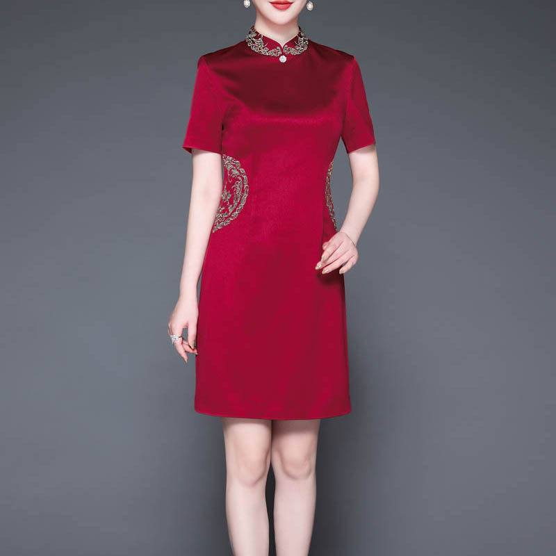 酒红色旗袍妈妈婚宴装2024新款高档高贵洋气婚礼宴会喜庆婆婆喜服