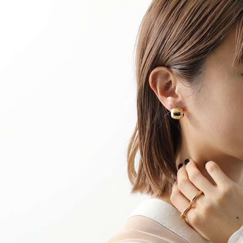 W&SILVER通体S925纯银镀铑金光面耳环简约百搭时尚轻奢小众耳环,淘宝优惠券,粉丝福利购,淘宝优惠卷