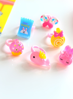 儿童戒指指环宝女童公主可爱女孩首饰品卡通塑料小戒指幼儿首饰盒