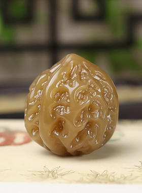 新疆和田玉糖玉核桃手把件