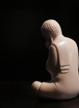 居舍鹿角手工雕刻冥想·佛摆件