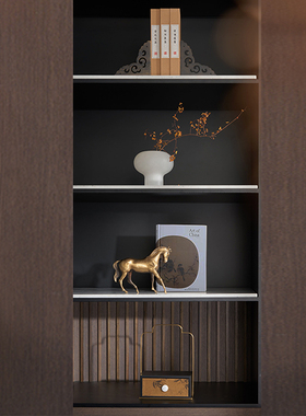 邸高总经理办公桌背景展示柜摆件