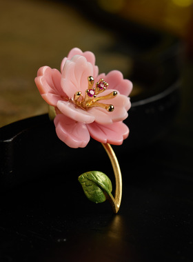 四月花神 精致优雅母贝胸针花朵设计高级感轻奢磁吸款胸花女配饰