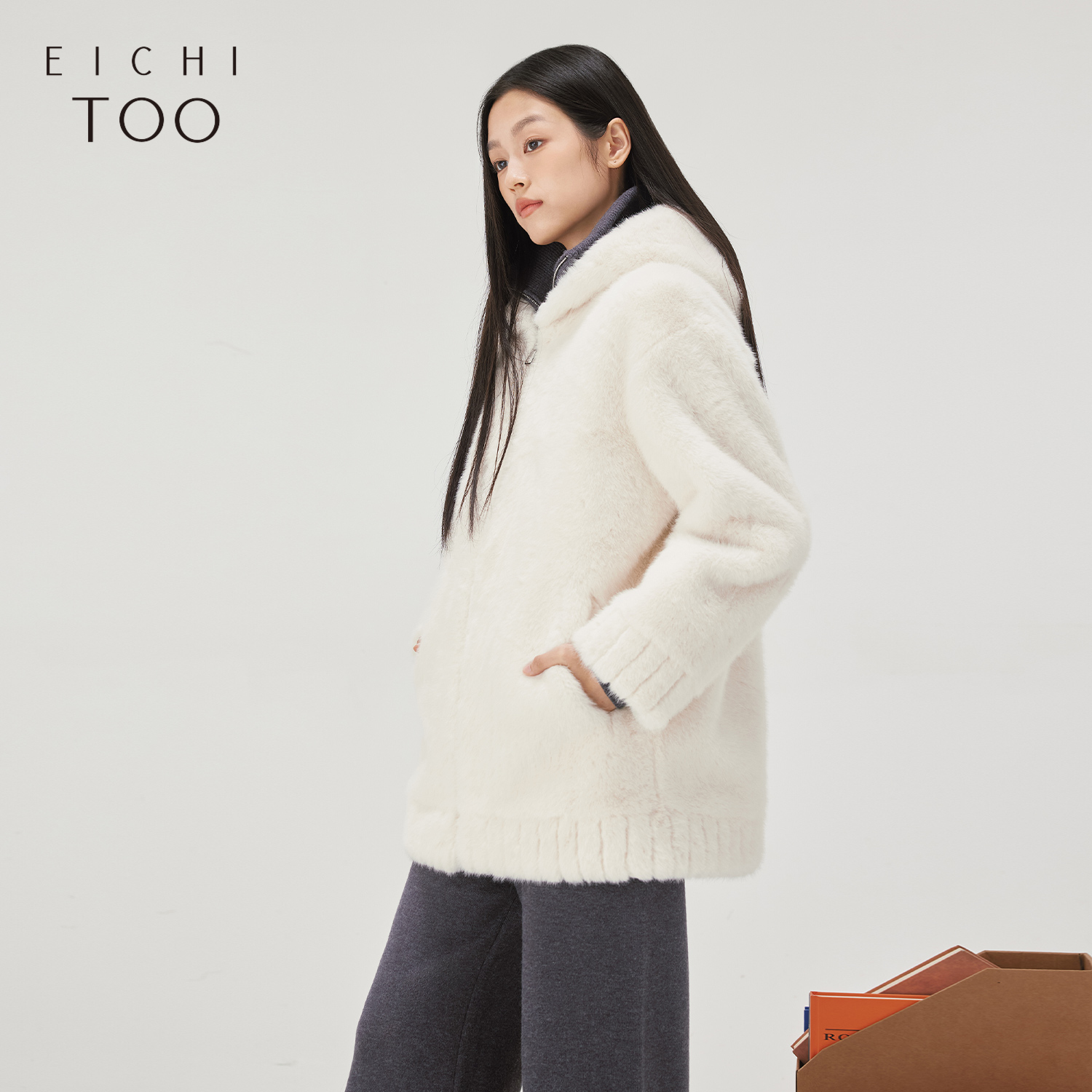 爱居兔短外套女冬季新款高级感连帽防风保暖大衣 - 图0