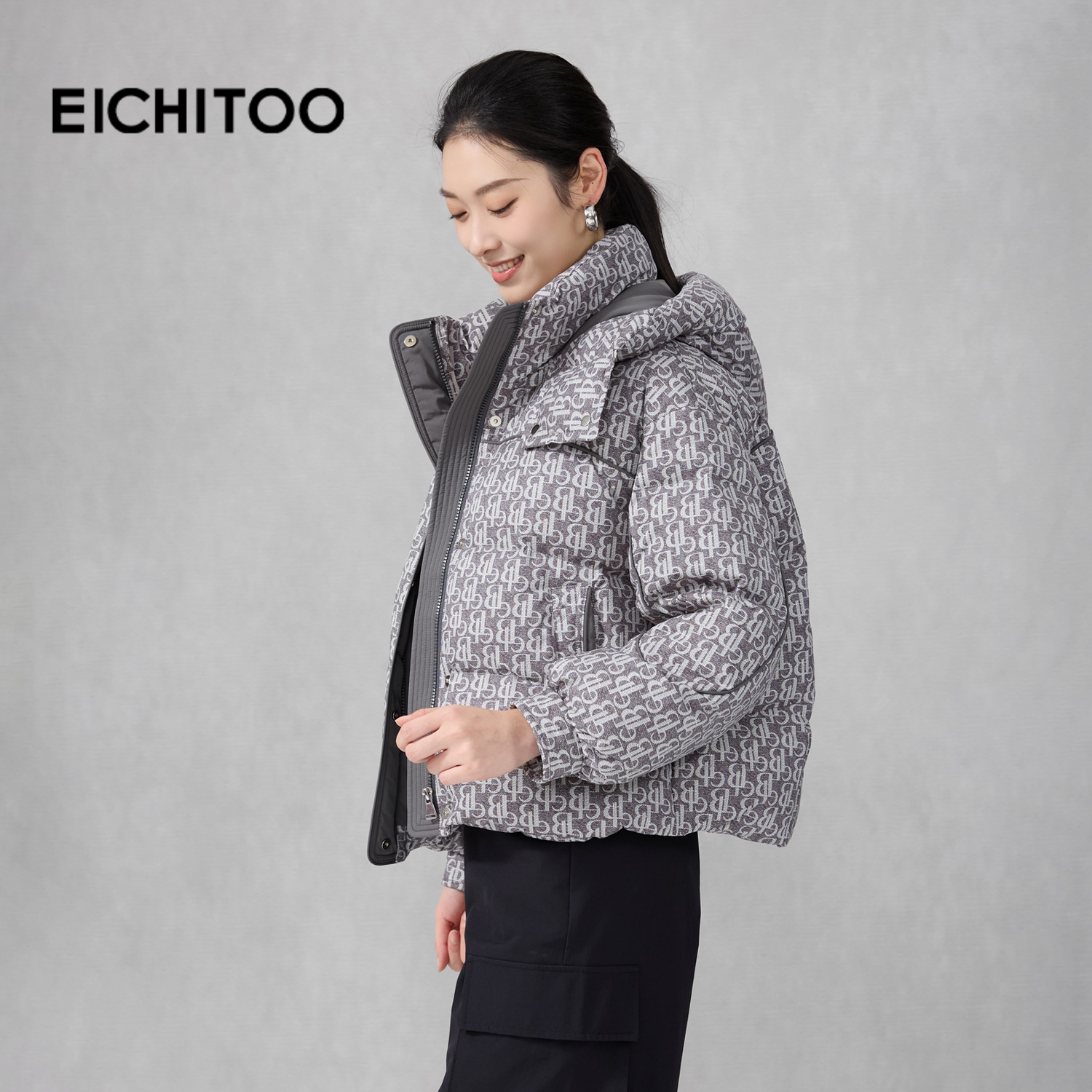 爱居兔小个子高级短款羽绒服2025年冬季新款女连帽防风抗寒冬外套 - 图1