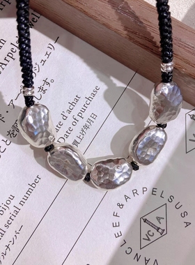 纯银古法黑绳复古简约百搭黑色圆珠子立体凹凸不平金属方块项链