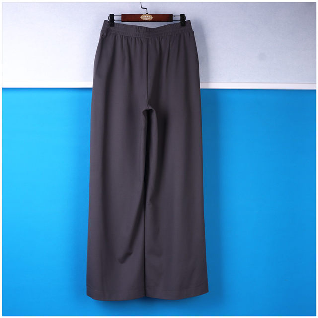 30 ປີຂອງຍີ່ຫໍ້ສູງທີ່ສຸດ euphemistic ແລະ pants ປົກກະຕິເປັນເອກະລັກ