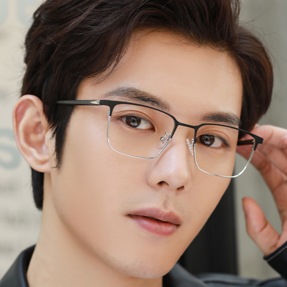 防蓝光辐射电脑近视眼镜男变色框架男护眼睛超轻个性平光眼镜男潮