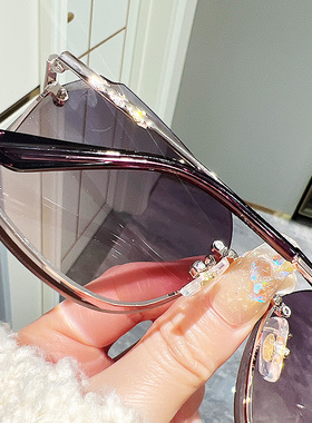 欣蕾防紫外线方形优雅女显瘦眼镜