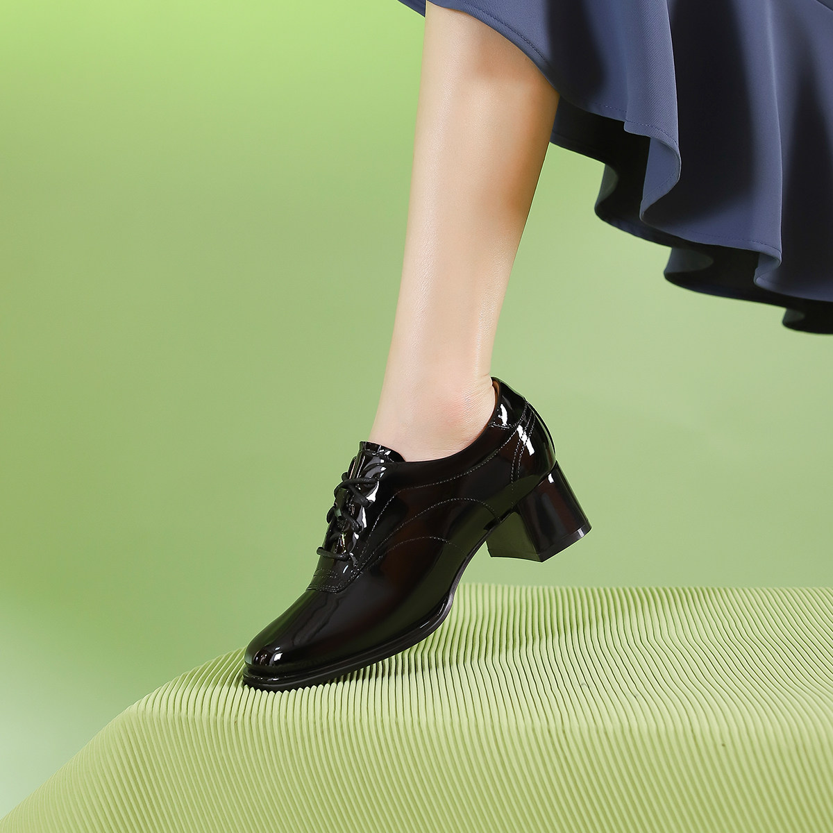 哈森粗跟亮面小皮鞋女新款踝靴英伦系带深口单鞋HS247108,淘宝优惠券,粉丝福利购,淘宝优惠卷