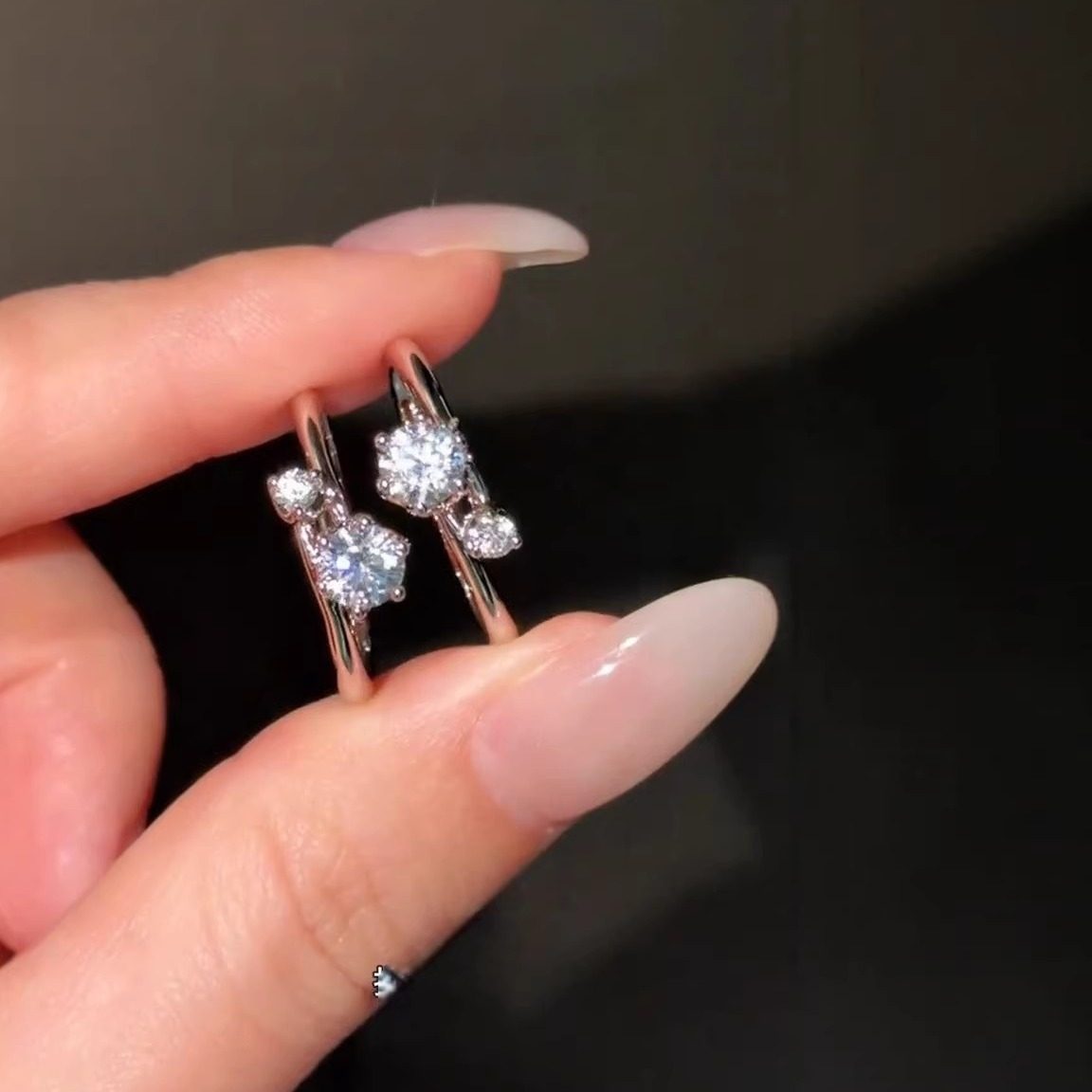 小如简约六爪人造石个性戒指女时尚高级感精致指环通勤易搭食指戒,淘宝优惠券,粉丝福利购,淘宝优惠卷