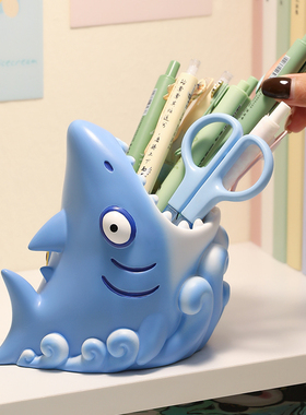 创意鲨B笔筒摆件工位桌面装饰品