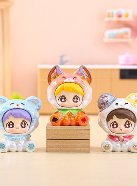 网红热卖绒绒萌宠盲盒创意桌面摆件手办公仔家居装饰节日礼物批发