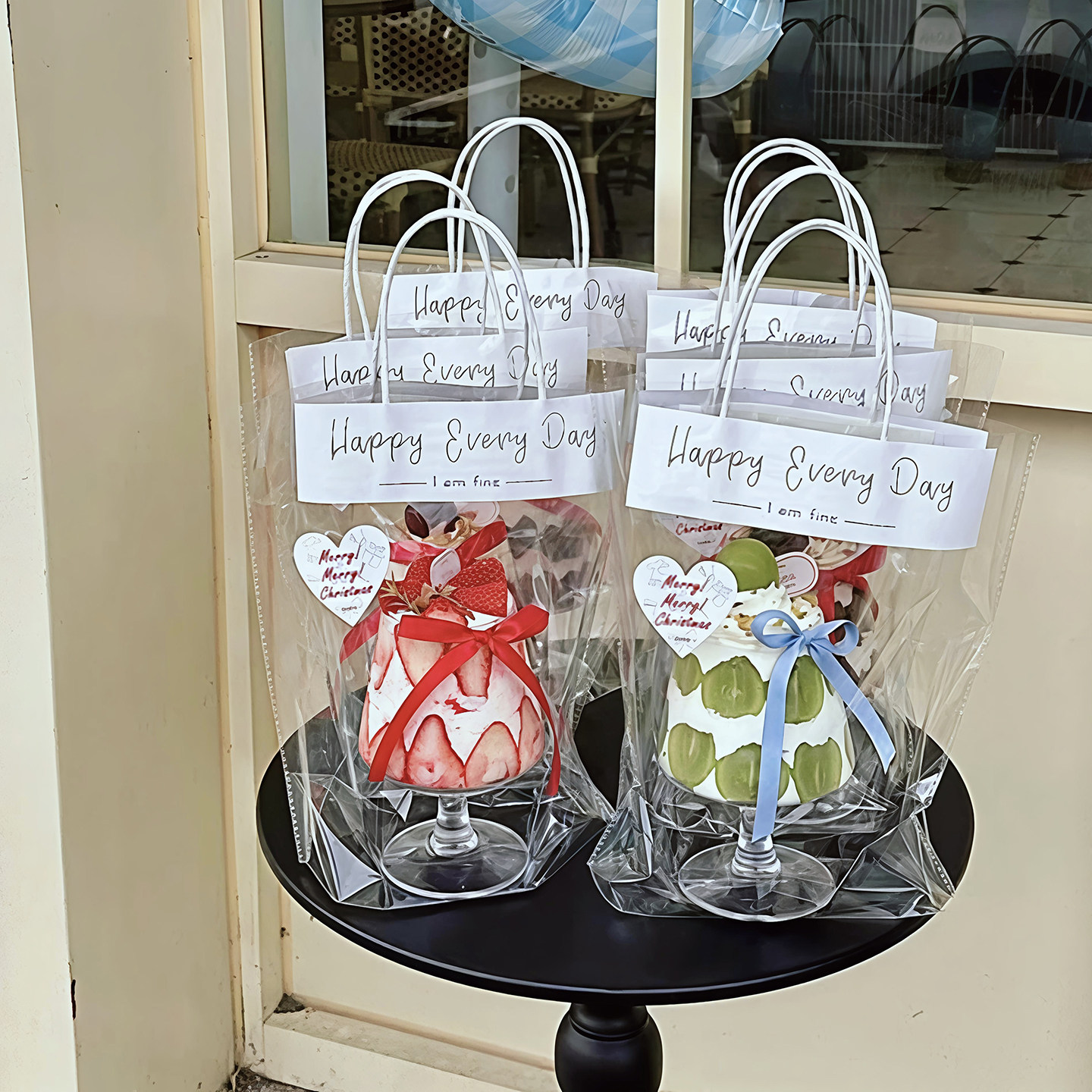 网红新年圣诞蛋糕装饰高脚杯手提袋底托包装草莓碰杯玻璃红酒杯,淘宝优惠券,粉丝福利购,淘宝优惠卷