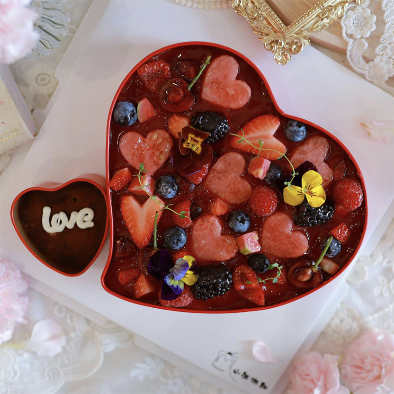 2025情人节装饰大小爱心马口铁盒草莓蛋糕提拉米苏包装盒子蜡烛