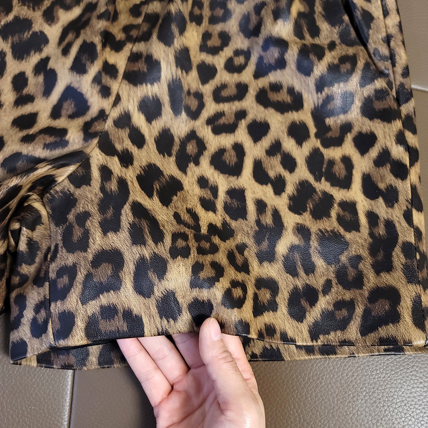 港风豹纹真皮女裤休闲外穿绵羊皮松紧腰短裤宽松直筒打底热裤秋装,淘宝优惠券,粉丝福利购,淘宝优惠卷