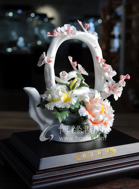 福满乾坤茶壶招财进宝德化陶瓷手工瓷花工艺品客厅办公室礼品摆件