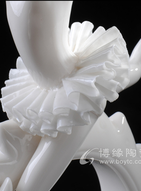 舞蹈天鹅湖芭蕾舞陶瓷人物摆件办公室家居客厅白瓷装饰工艺品摆件